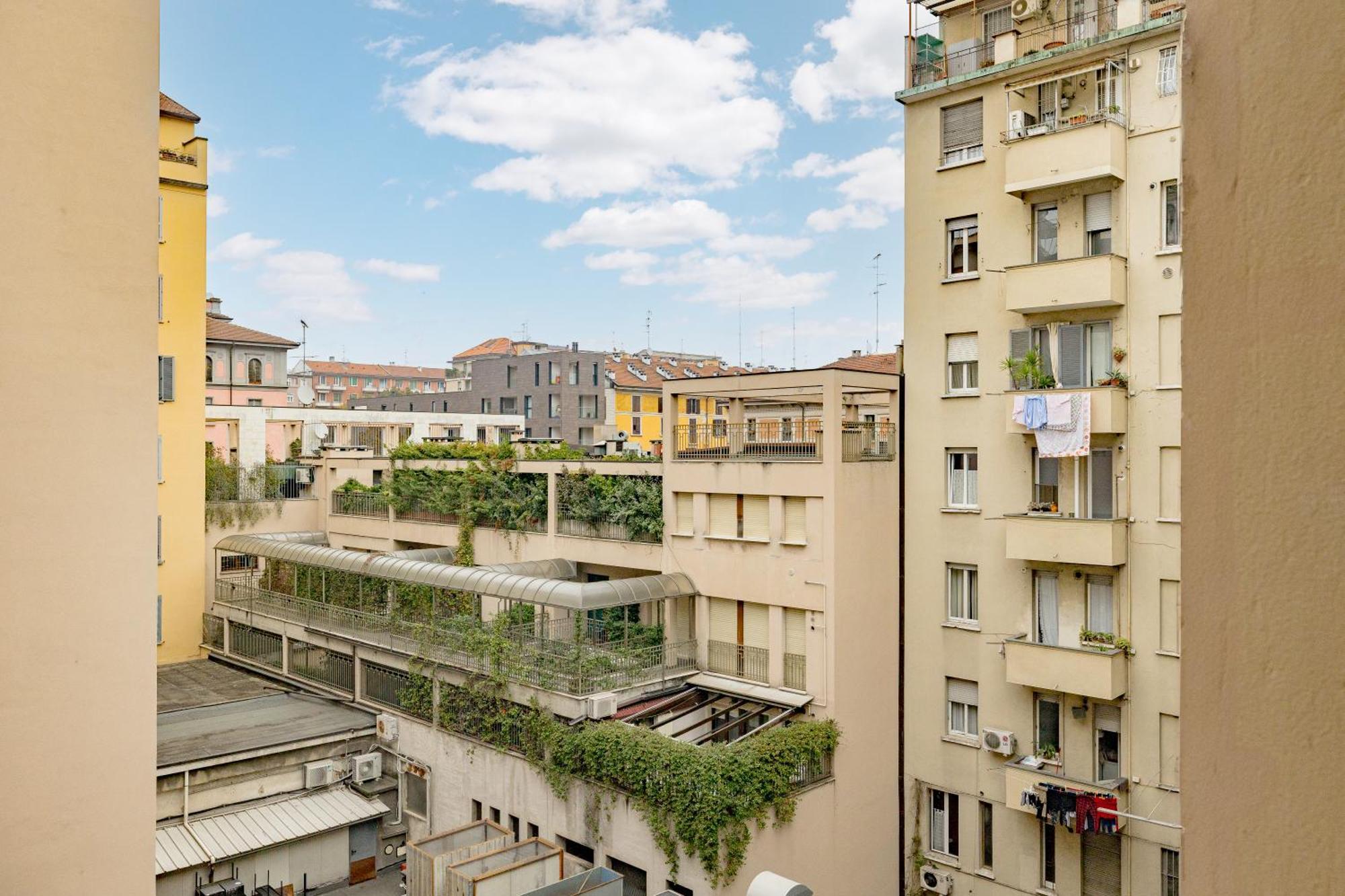 Minimal Apartment Near Bocconi University, Milan